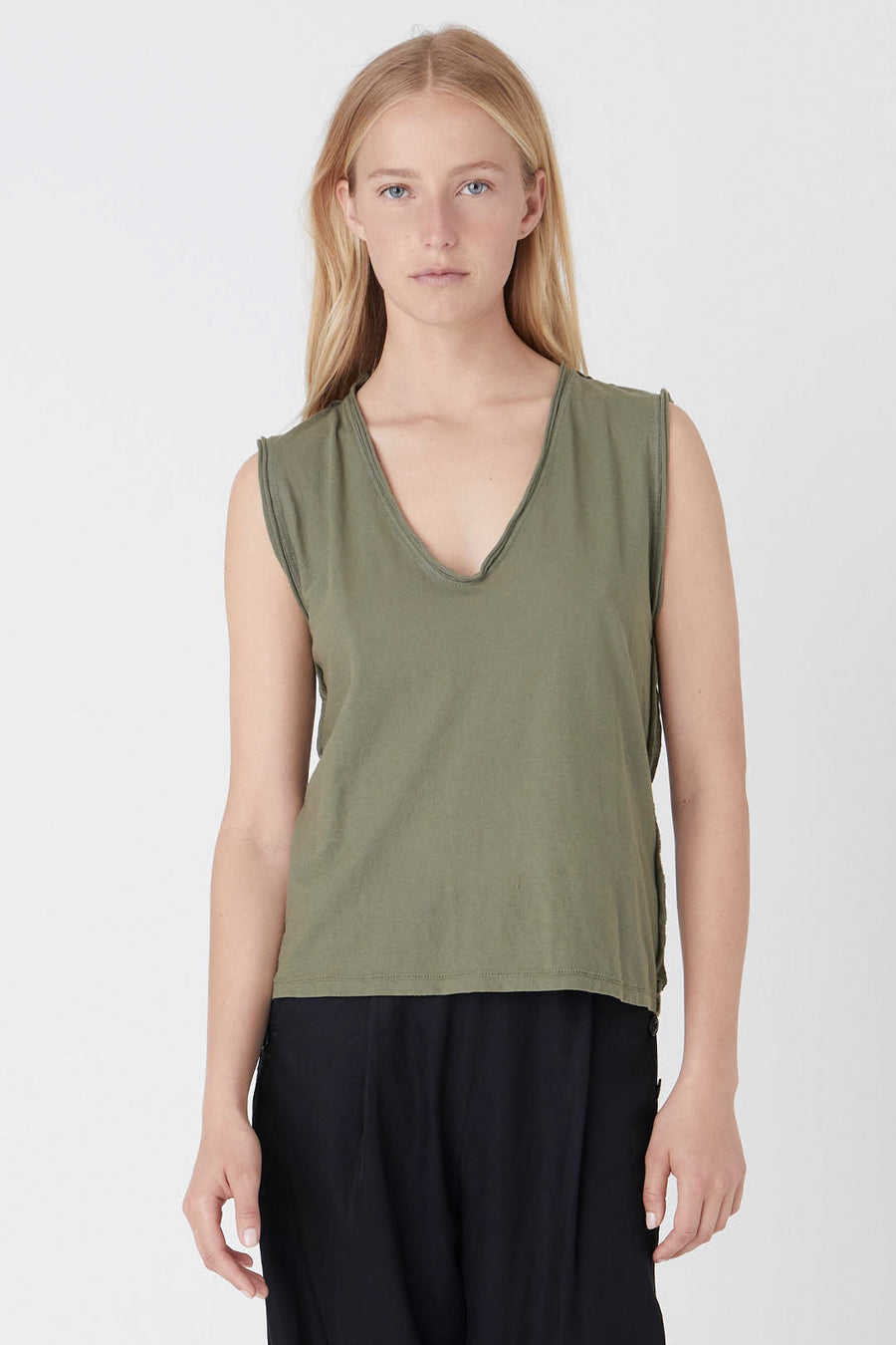 P.C.H. SLEEVELESS TEE, ARMY