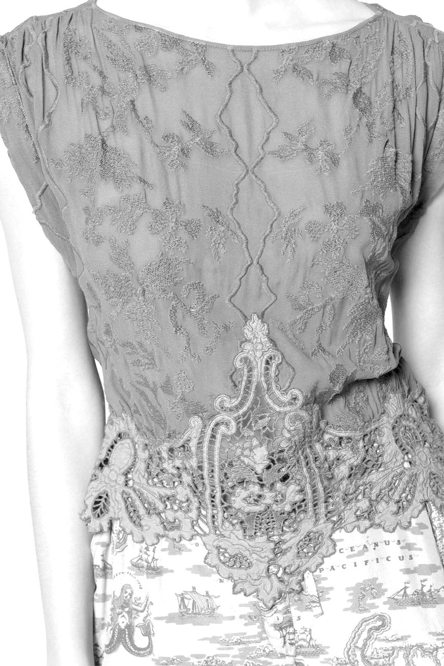 LOTUSLAND EMBROIDERED TOP, WHITE - SAMPLE 71883 - Burning Torch Online Boutique