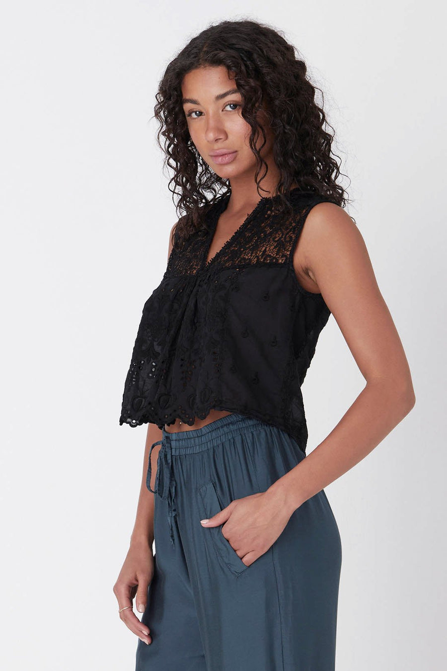 PARKER SLEEVELESS TOP, BLACK - Burning Torch Online Boutique