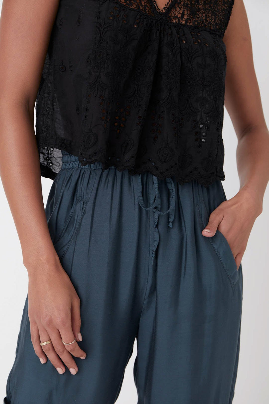 PARKER SLEEVELESS TOP, BLACK - Burning Torch Online Boutique