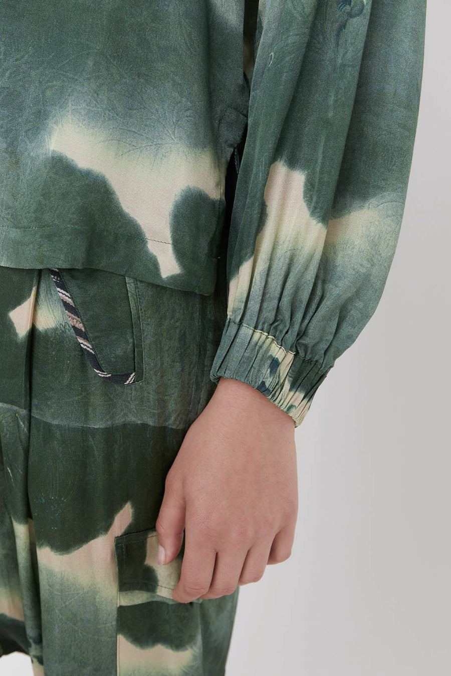 UBUD BUTTON DOWN SHIRT, ARMY - Burning Torch Online Boutique